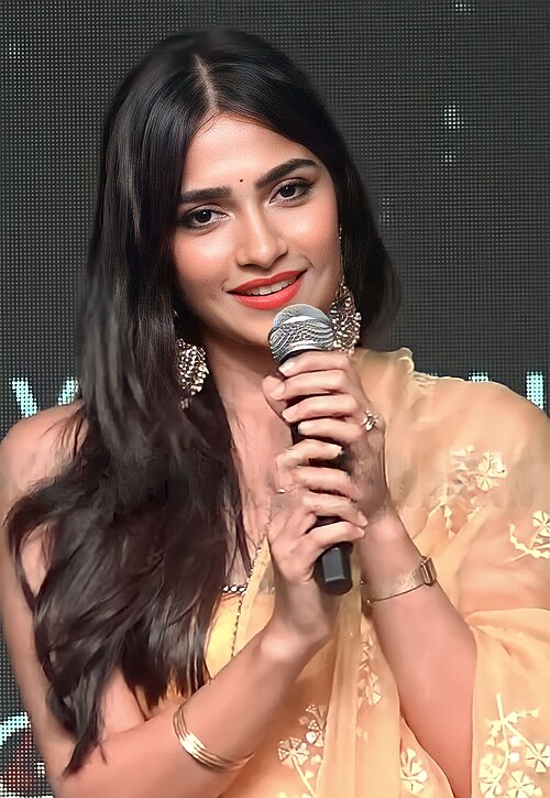 Rukmini Vasanth Launches Tanishq's Malle Jewellery Collection in Hyderabad